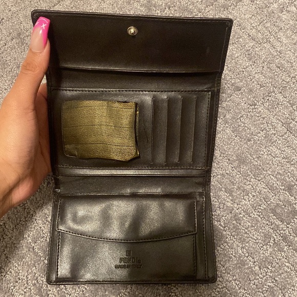 Fendi wallet - Picture 4 of 4